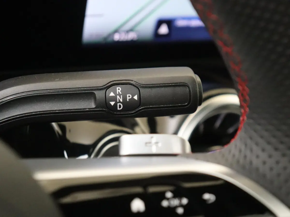 250 e Business Solution AMG Panoramadak / Keyless / Nightpakket / Parkeercamera / 19'' Multispaak / Stoelverwaming /