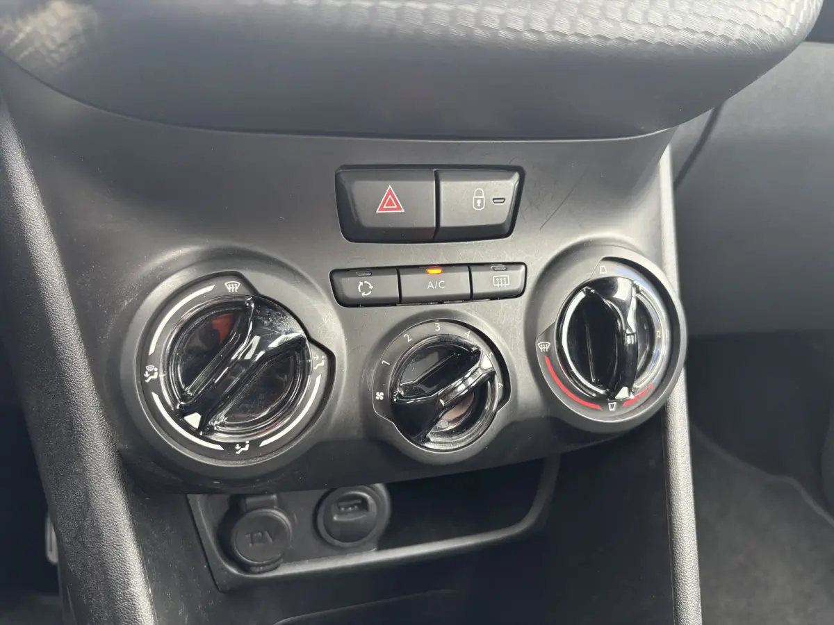 1.2 PureTech Blue Lion GARANTIE/AUTOMAAT/PANORAMADAK/CARPLAY/CLIMA/PDC/LICHTMETAAL rijklaarprijs!