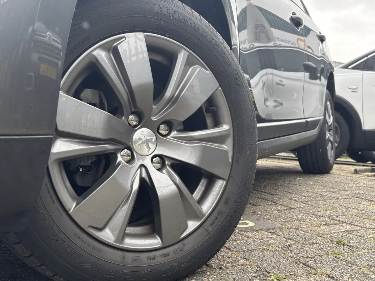1.2 PureTech Blue Lion GARANTIE/AUTOMAAT/PANORAMADAK/CARPLAY/CLIMA/PDC/LICHTMETAAL rijklaarprijs!