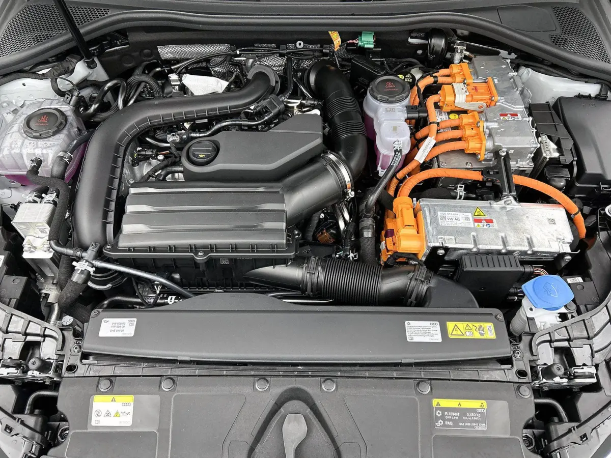 40 TFSI e Advanced 204 PK | SONOS | Panoramadak | Stoelverwarming | Standkachel |