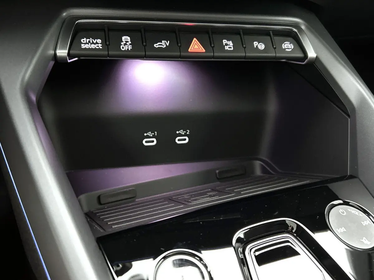 40 TFSI e Advanced 204 PK | SONOS | Panoramadak | Stoelverwarming | Standkachel |