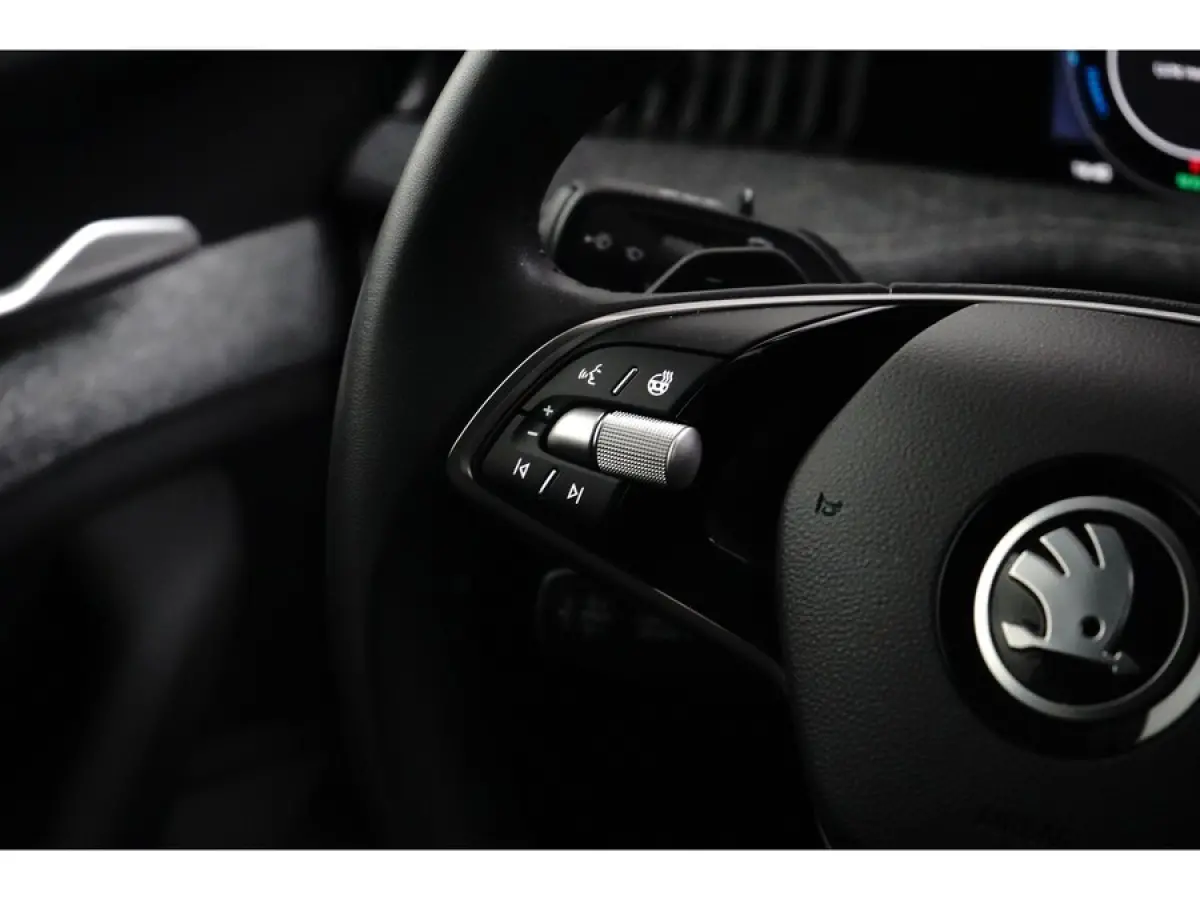 1.5 TSI iV 204PK Selection | Achteruitrijcamera | Airco (automatisch) | Cruise control adaptief met Stop&Go en stuurhulp