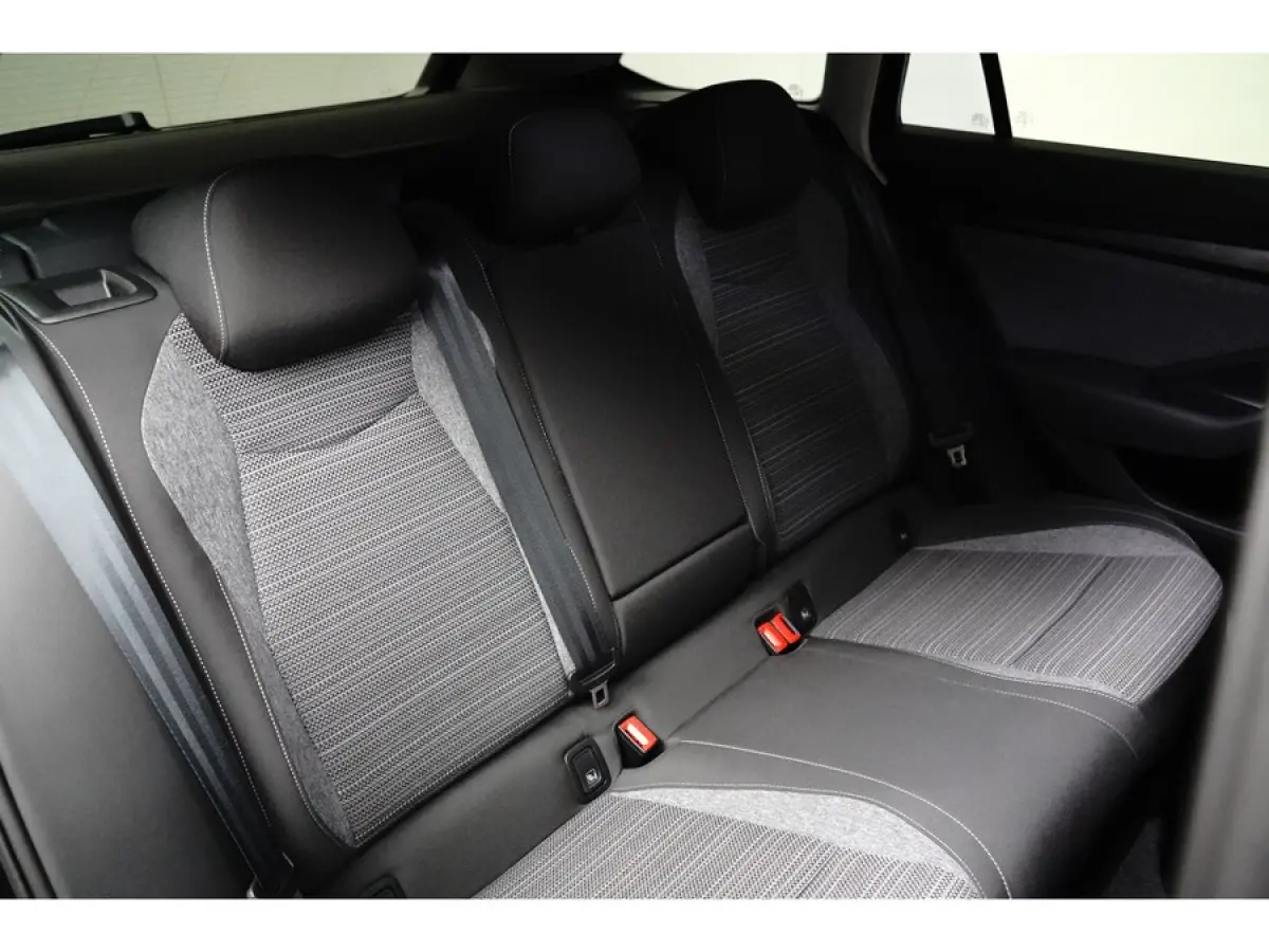 1.5 TSI iV 204PK Selection | Achteruitrijcamera | Airco (automatisch) | Cruise control adaptief met Stop&Go en stuurhulp