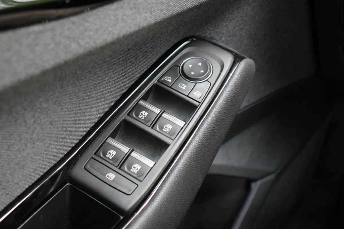 1.2 E-Tech full hybrid 200 evolution | 1E EIGENAAR | NL-AUTO! | STOELVERWARMING | DODE HOEK DETECTIE | CAMERA | PARK SENSOR