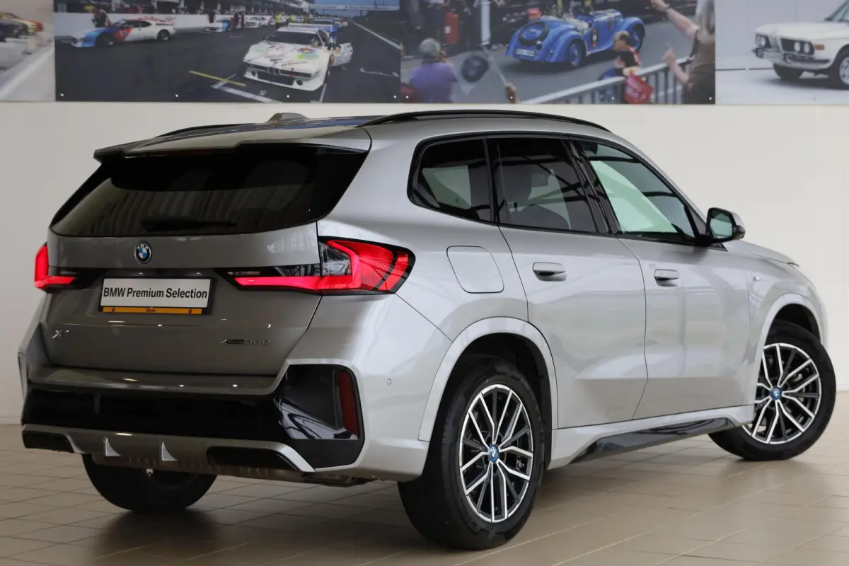 xDrive30e | M Sportpakket | Head-Up Display | SOH 97,5% | Stoelverwarming | Driving Assistant Professional