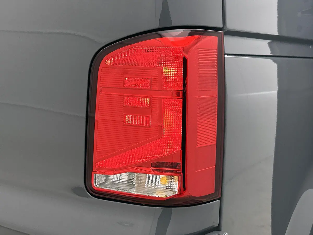 2.0 TDI L2H1 150PK | Automaat | Airco | Trekhaak | Multifunctioneel Stuurwiel | Adaptive Cruise Control | Parkeersensoren Voor + Achter | Apple/Android Carplay |