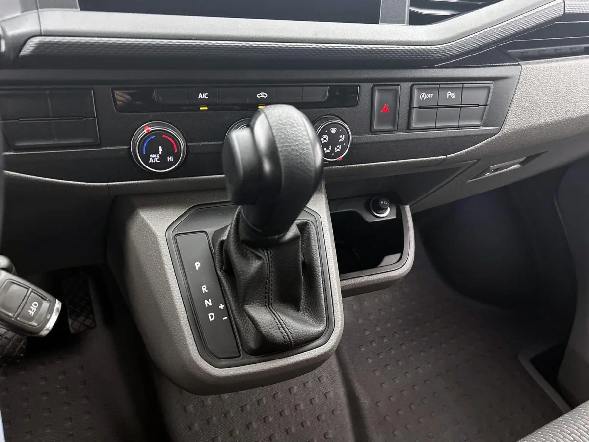 2.0 TDI L2H1 150PK | Automaat | Airco | Trekhaak | Multifunctioneel Stuurwiel | Adaptive Cruise Control | Parkeersensoren Voor + Achter | Apple/Android Carplay |