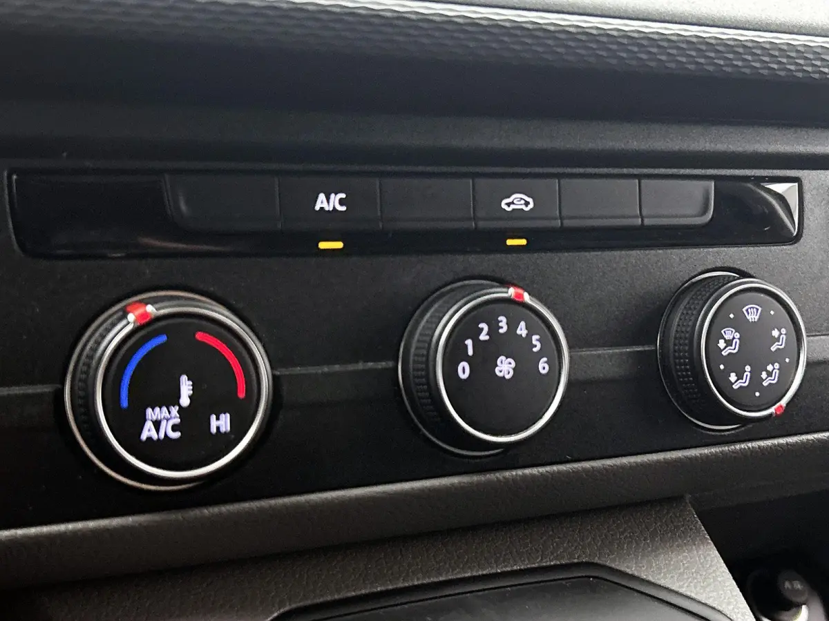 2.0 TDI L2H1 150PK | Automaat | Airco | Trekhaak | Multifunctioneel Stuurwiel | Adaptive Cruise Control | Parkeersensoren Voor + Achter | Apple/Android Carplay |