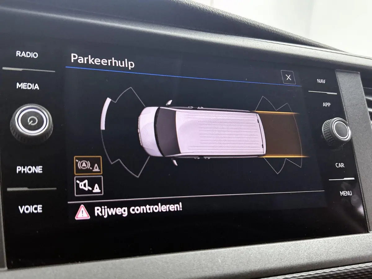 2.0 TDI L2H1 150PK | Automaat | Airco | Trekhaak | Multifunctioneel Stuurwiel | Adaptive Cruise Control | Parkeersensoren Voor + Achter | Apple/Android Carplay |