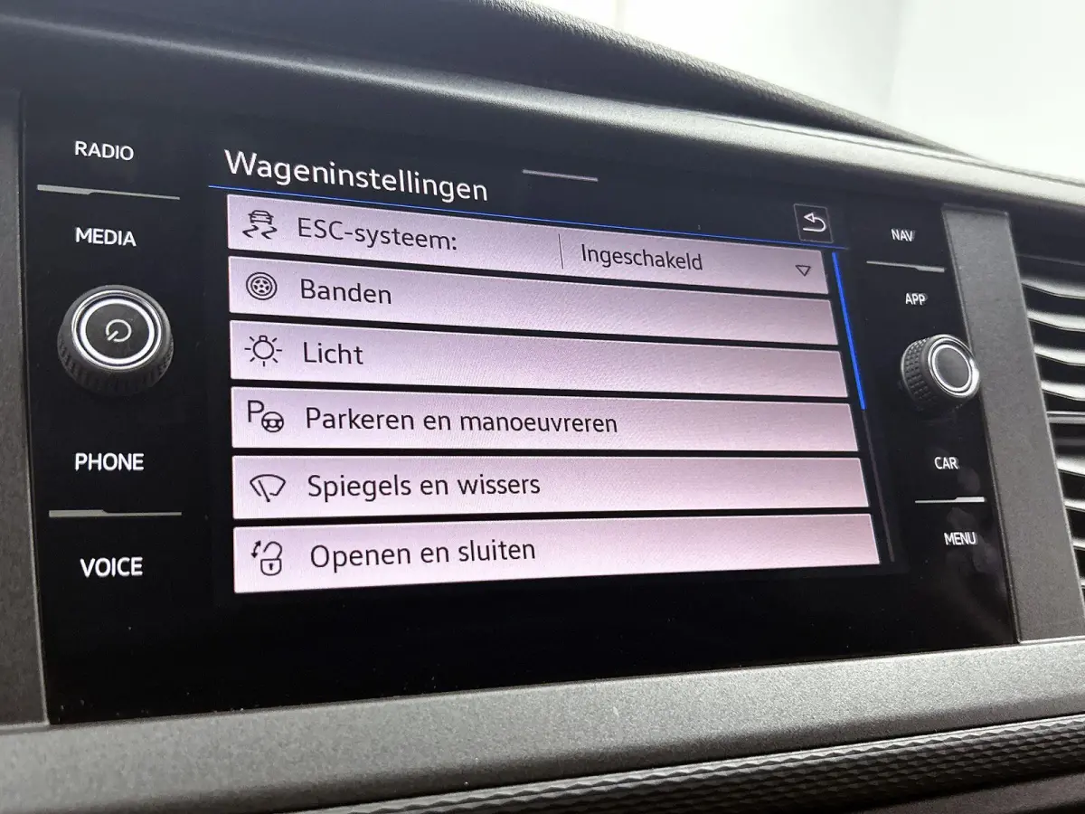 2.0 TDI L2H1 150PK | Automaat | Airco | Trekhaak | Multifunctioneel Stuurwiel | Adaptive Cruise Control | Parkeersensoren Voor + Achter | Apple/Android Carplay |