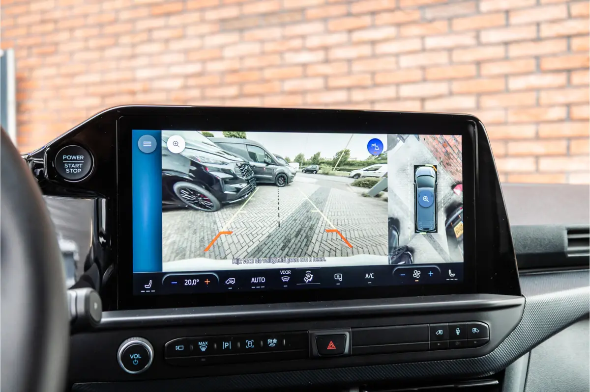 300 2.0 TDCI L2H1 Limited DC | BPM VRIJ | Dubbel Cabine | Elec schuifdeuren | ACC | Blind Spot | 360 Camera | CarPlay | Navigatie | Stoelverwarming | 5-Zitter | BPM Vrij