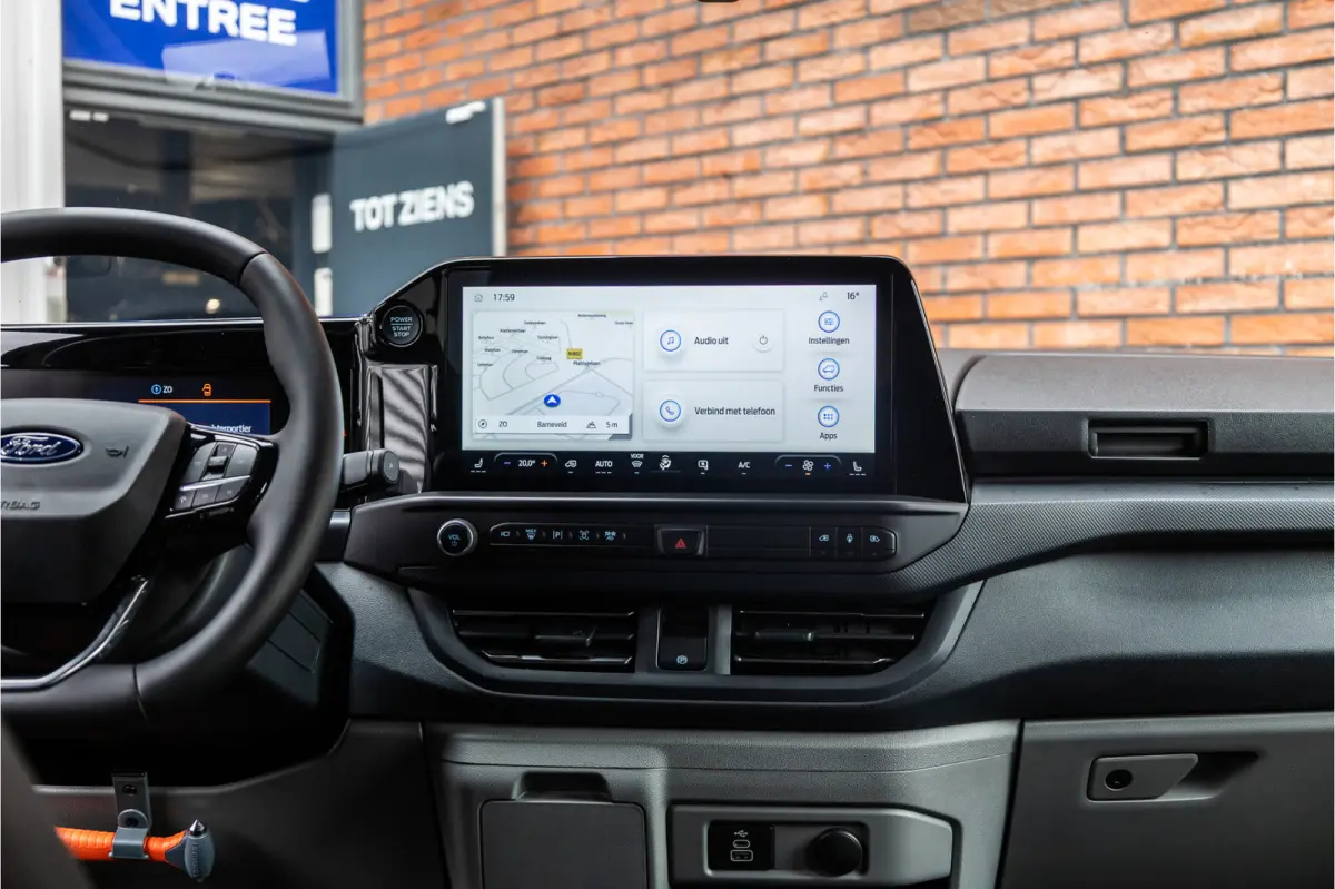300 2.0 TDCI L2H1 Limited DC | BPM VRIJ | Dubbel Cabine | Elec schuifdeuren | ACC | Blind Spot | 360 Camera | CarPlay | Navigatie | Stoelverwarming | 5-Zitter | BPM Vrij