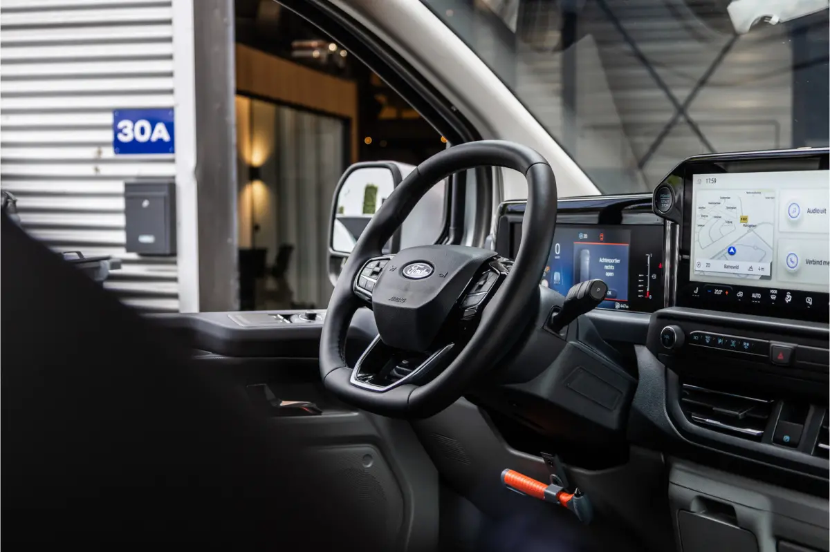 300 2.0 TDCI L2H1 Limited DC | BPM VRIJ | Dubbel Cabine | Elec schuifdeuren | ACC | Blind Spot | 360 Camera | CarPlay | Navigatie | Stoelverwarming | 5-Zitter | BPM Vrij