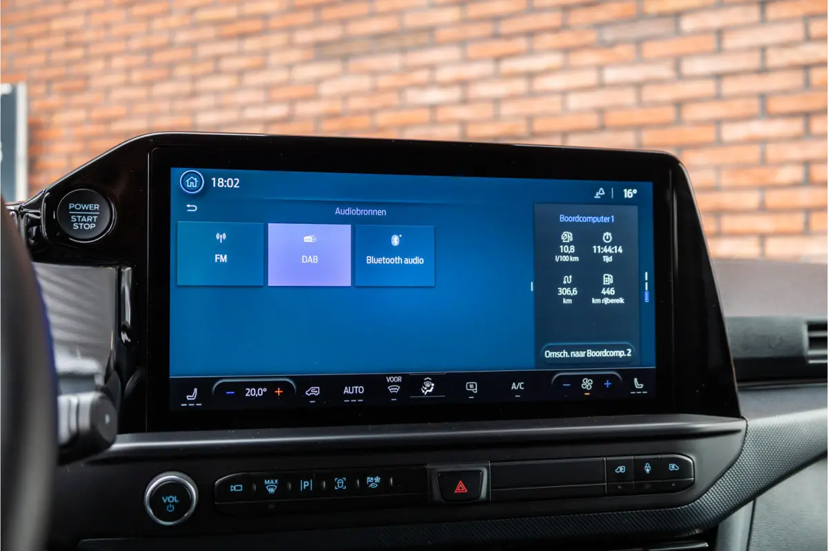 300 2.0 TDCI L2H1 Limited DC | BPM VRIJ | Dubbel Cabine | Elec schuifdeuren | ACC | Blind Spot | 360 Camera | CarPlay | Navigatie | Stoelverwarming | 5-Zitter | BPM Vrij