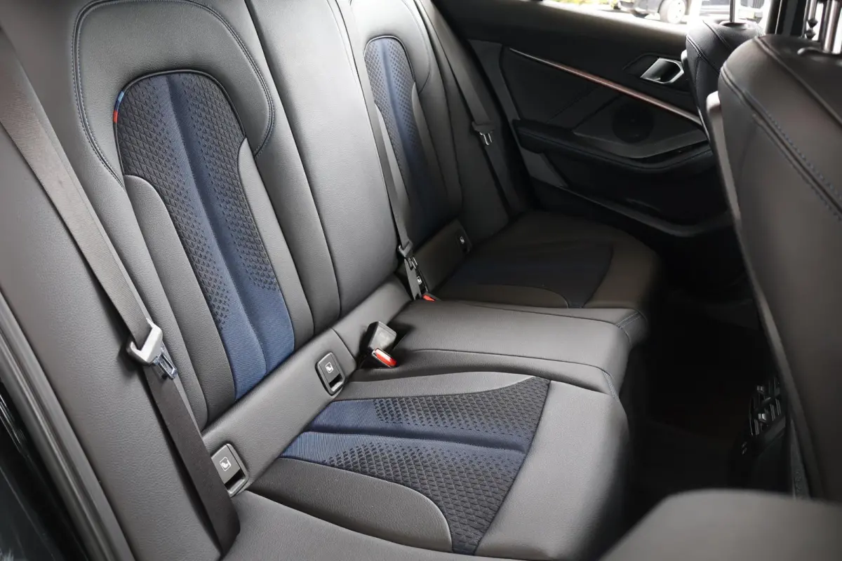 118i | M Sportpakket | Apple Carplay/Android Auto | Park Distance Control voor/achter
