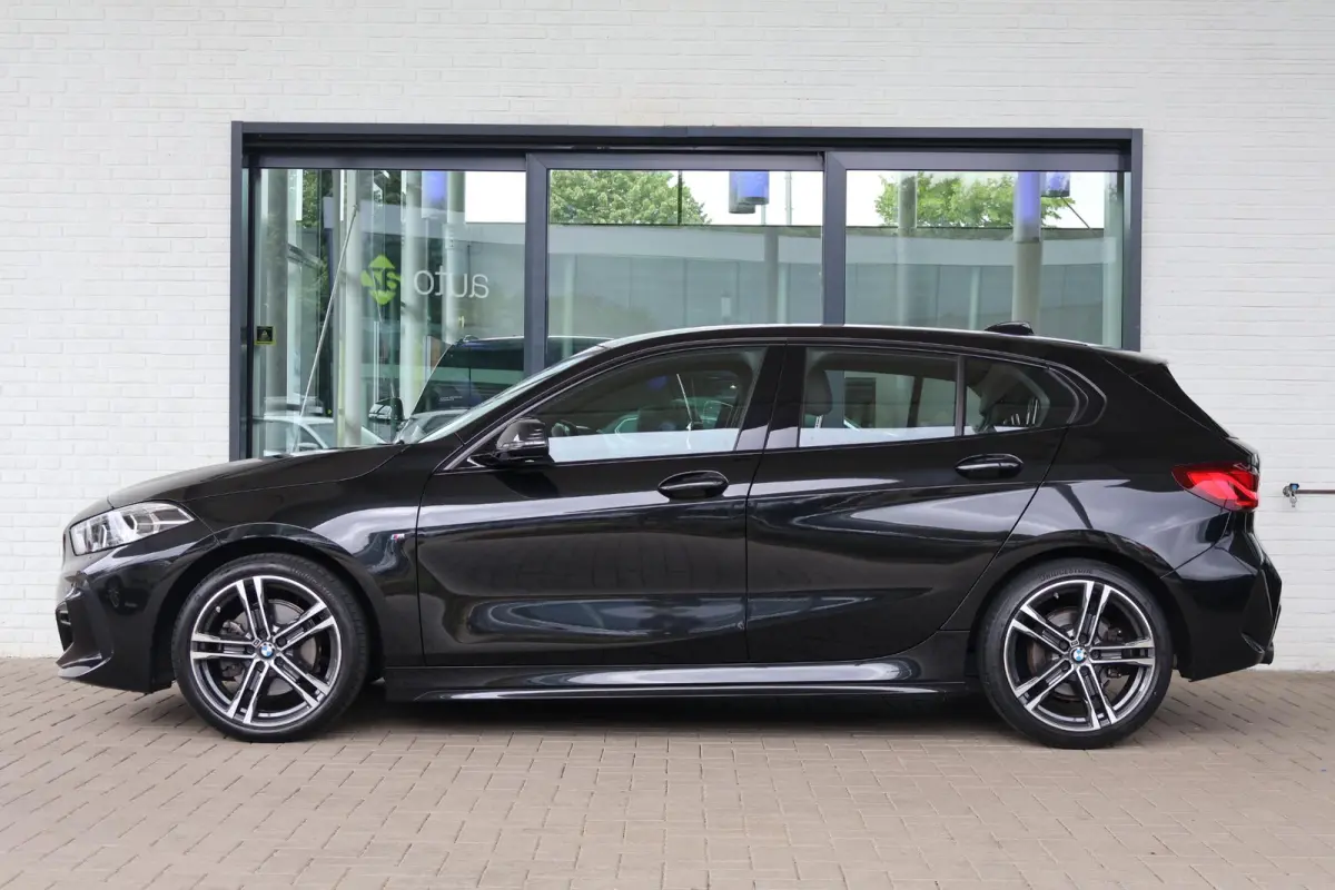 118i | M Sportpakket | Apple Carplay/Android Auto | Park Distance Control voor/achter