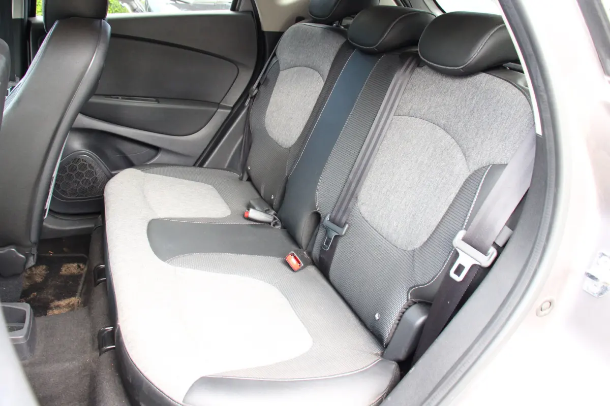 0.9 TCe Intens | TREKHAAK | ALL SEASON | NAVI | CLIMATE CONTROL | PARK SENSOR ACHTER | 17'' LMV