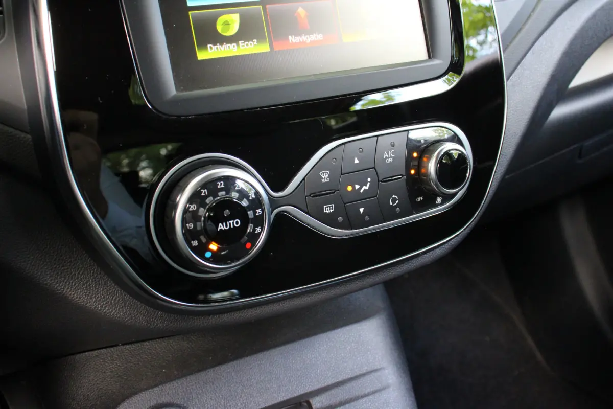 0.9 TCe Intens | TREKHAAK | ALL SEASON | NAVI | CLIMATE CONTROL | PARK SENSOR ACHTER | 17'' LMV