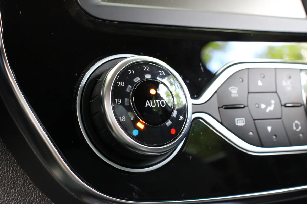 0.9 TCe Intens | TREKHAAK | ALL SEASON | NAVI | CLIMATE CONTROL | PARK SENSOR ACHTER | 17'' LMV