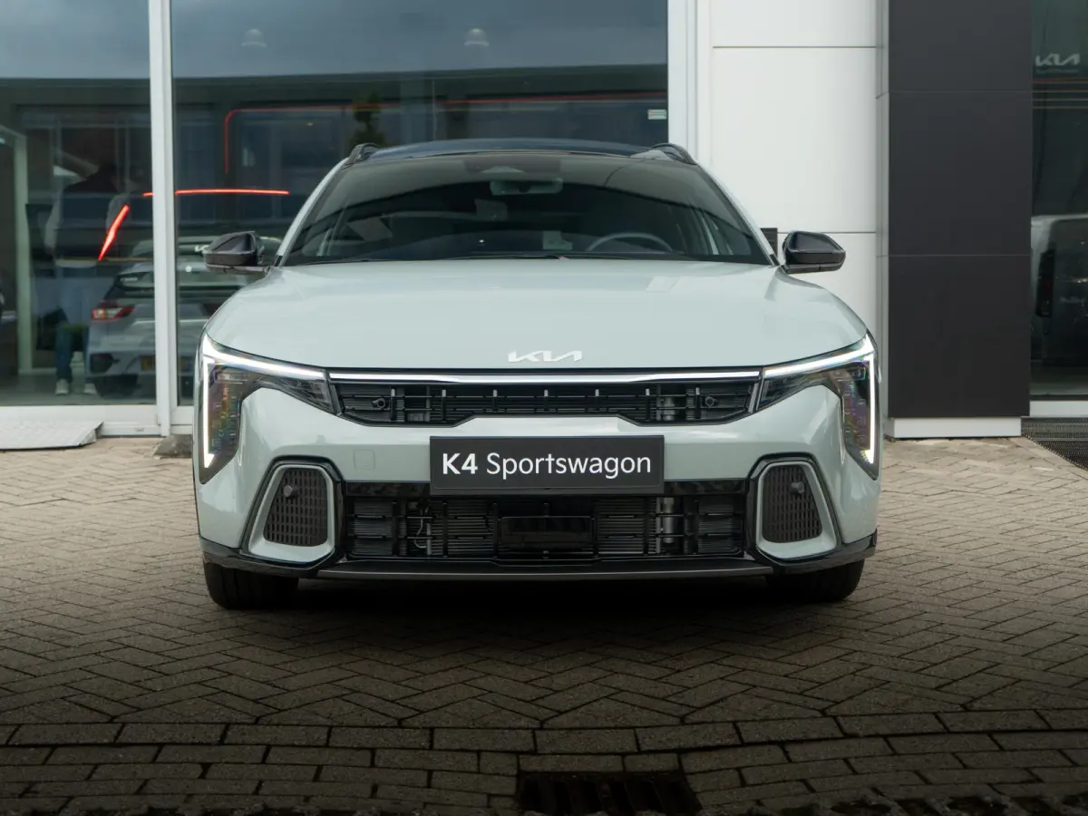 Sportswagon 1.0 T-GDi MHEV GT-Line Launch Edition (pano) | Actieprijs* | OP VOORRAAD | Navi. | Clima. | Glazen Schuif-/Kanteldak | Adapt. Cruise. | Dodehoekassistentie | Stoel&Stuur Verwarmi