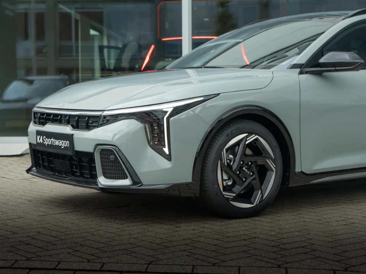 Sportswagon 1.0 T-GDi MHEV GT-Line Launch Edition (pano) | Actieprijs* | OP VOORRAAD | Navi. | Clima. | Glazen Schuif-/Kanteldak | Adapt. Cruise. | Dodehoekassistentie | Stoel&Stuur Verwarmi