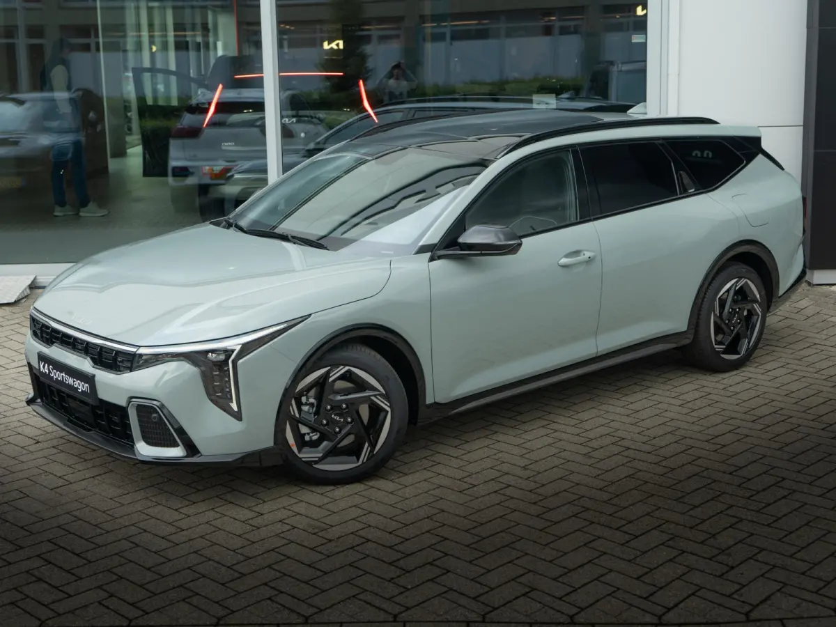 Sportswagon 1.0 T-GDi MHEV GT-Line Launch Edition (pano) | Actieprijs* | OP VOORRAAD | Navi. | Clima. | Glazen Schuif-/Kanteldak | Adapt. Cruise. | Dodehoekassistentie | Stoel&Stuur Verwarmi