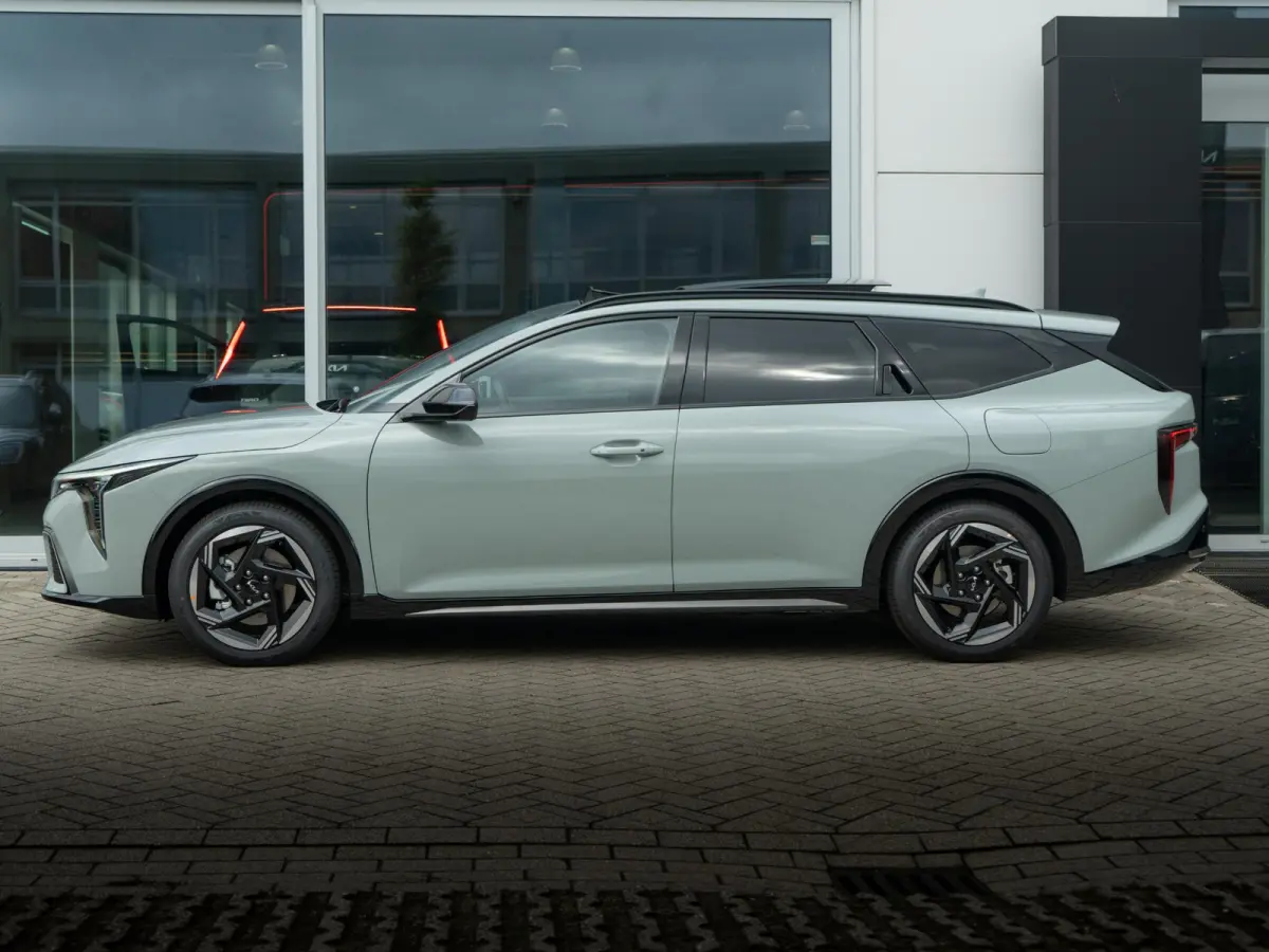 Sportswagon 1.0 T-GDi MHEV GT-Line Launch Edition (pano) | Actieprijs* | OP VOORRAAD | Navi. | Clima. | Glazen Schuif-/Kanteldak | Adapt. Cruise. | Dodehoekassistentie | Stoel&Stuur Verwarmi