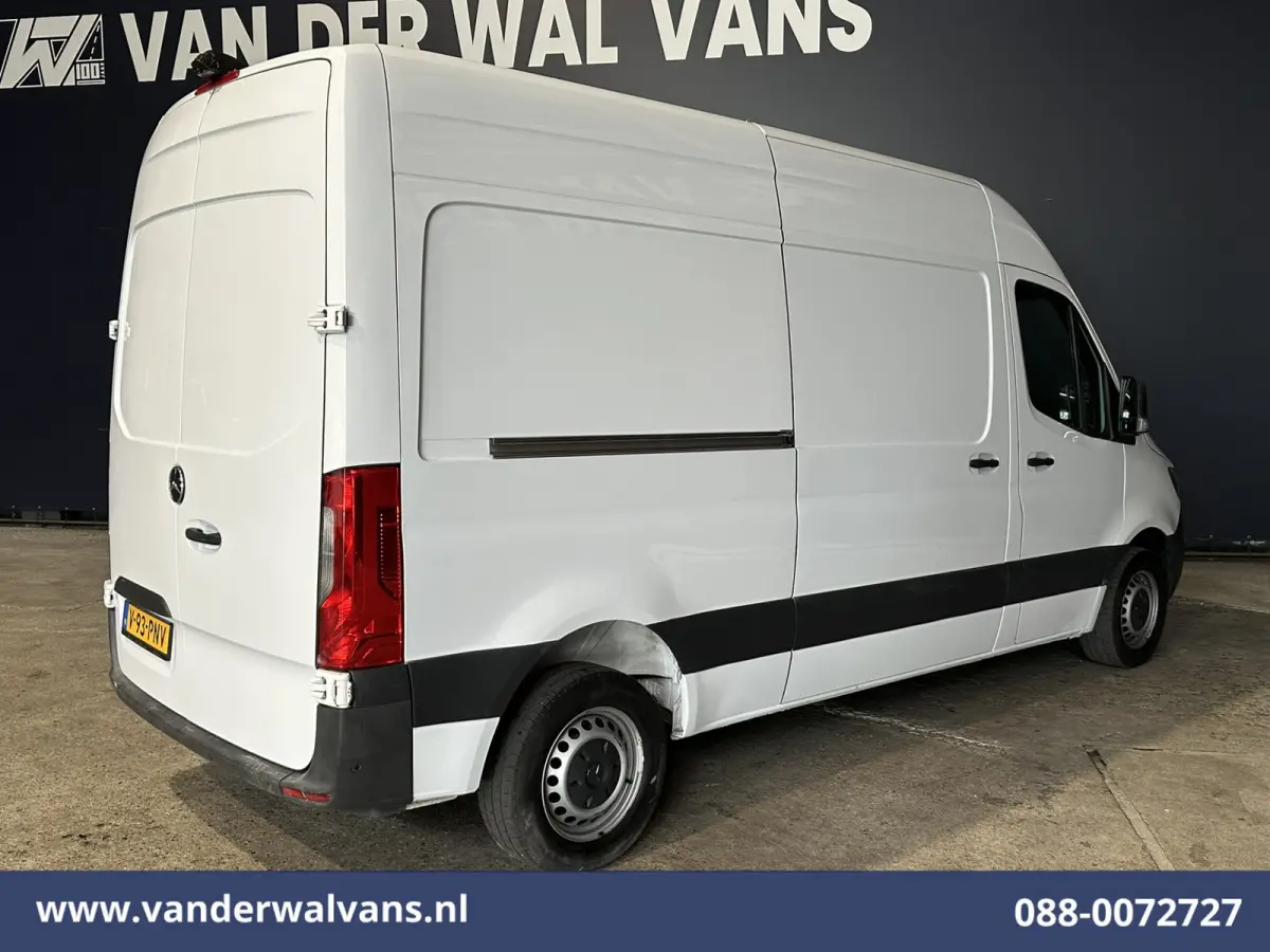 314 CDI 143pk L2H2 Euro6 Airco | Camera | Apple Carplay | Android Auto Parkeersensoren, Bijrijdersbank