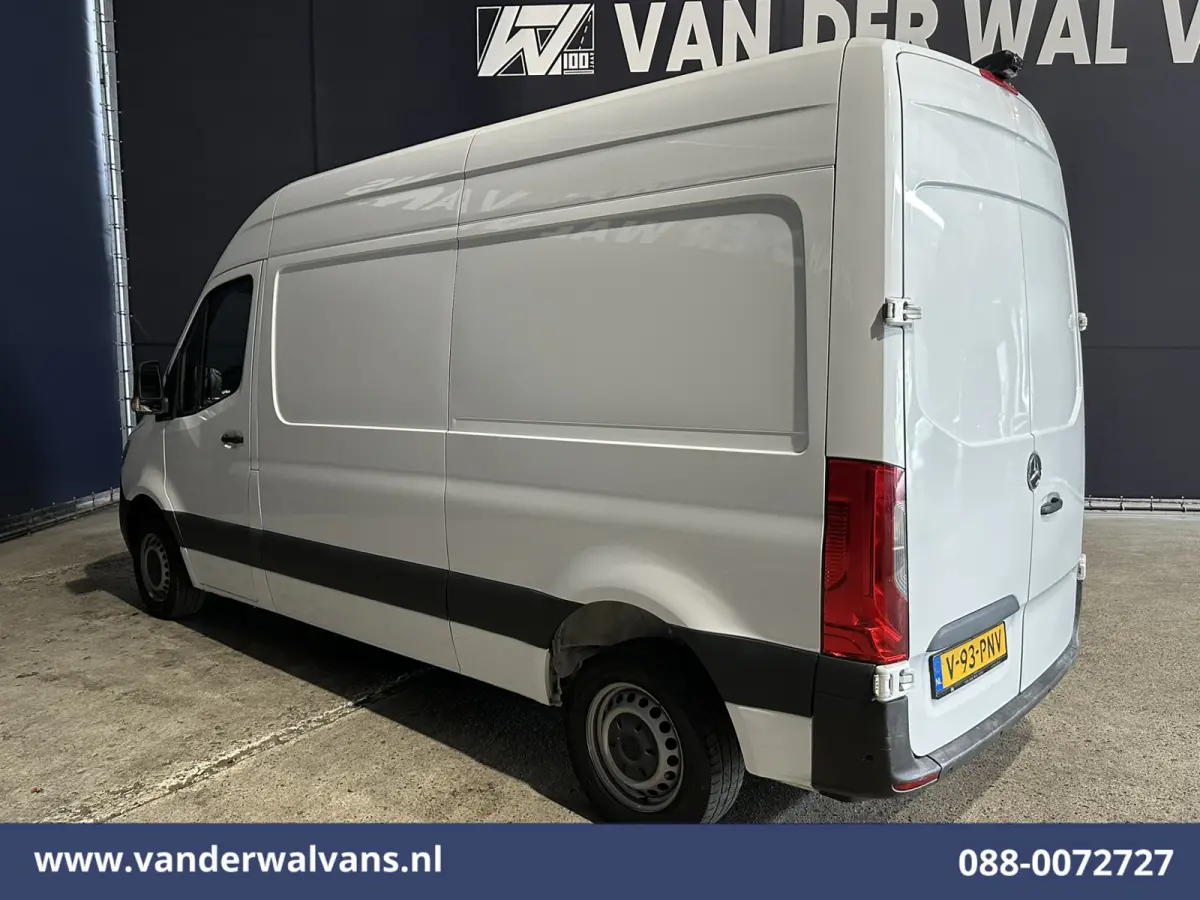 314 CDI 143pk L2H2 Euro6 Airco | Camera | Apple Carplay | Android Auto Parkeersensoren, Bijrijdersbank