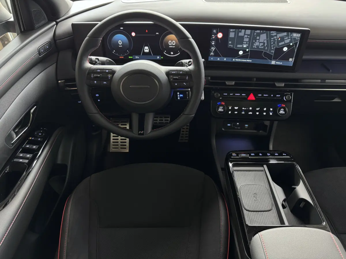 ONGEBRUIKTE AUTO 1.6 T-GDI PHEV N-LINE CAMERA ELEK.KLEP ELEK.STOEL/GEHEUG.VERW/GEKOELD SUBWFR 19''LMV ZWARTE HEMEL STUURVERW. PLUG IN HYBRIDE