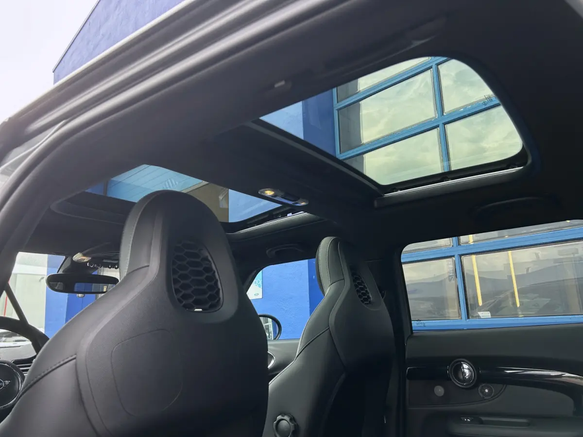 2.0 JCW ALL4 Chili 306pk | Pano | H&K Audio | Carplay | Camera | Navi