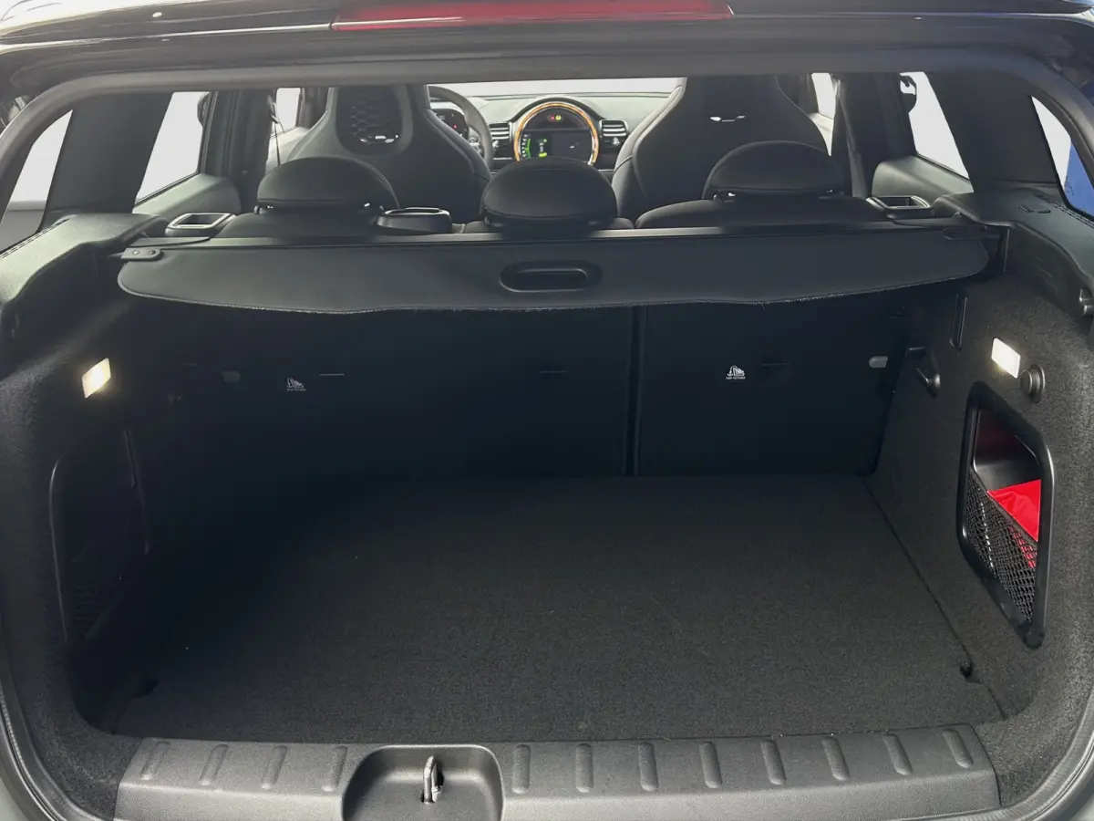 2.0 JCW ALL4 Chili 306pk | Pano | H&K Audio | Carplay | Camera | Navi
