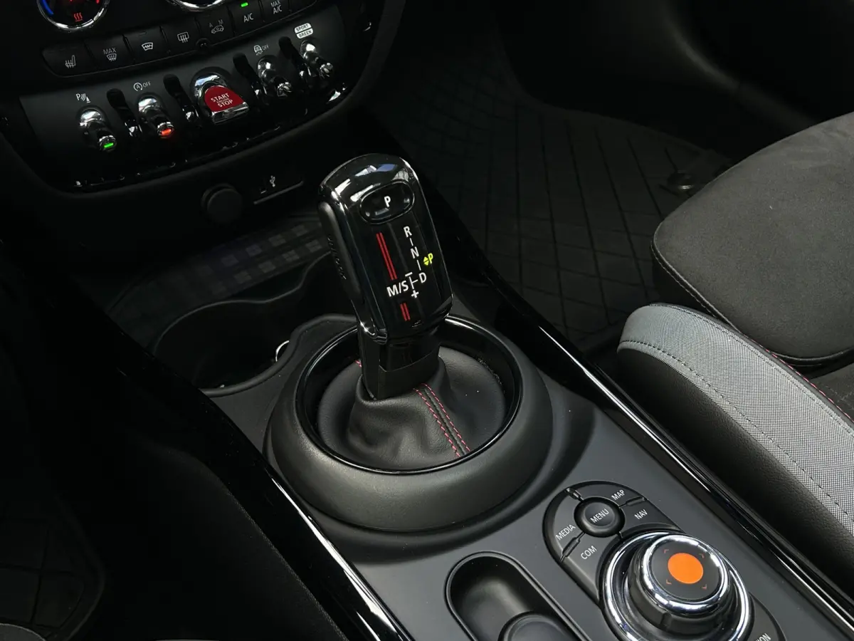 2.0 JCW ALL4 Chili 306pk | Pano | H&K Audio | Carplay | Camera | Navi