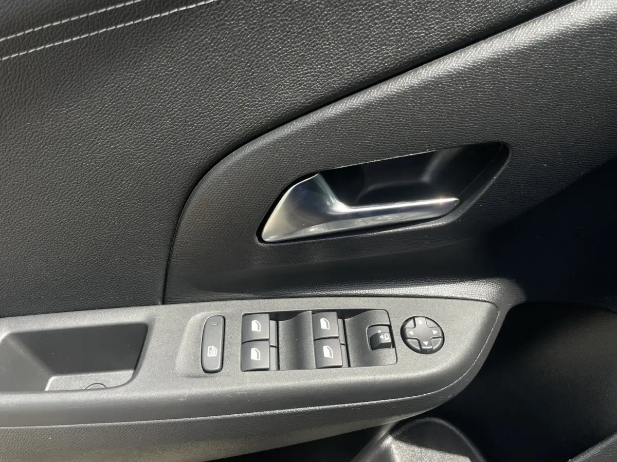 1.2 Turbo GS | Camera | Parkeersensoren voor en achter |