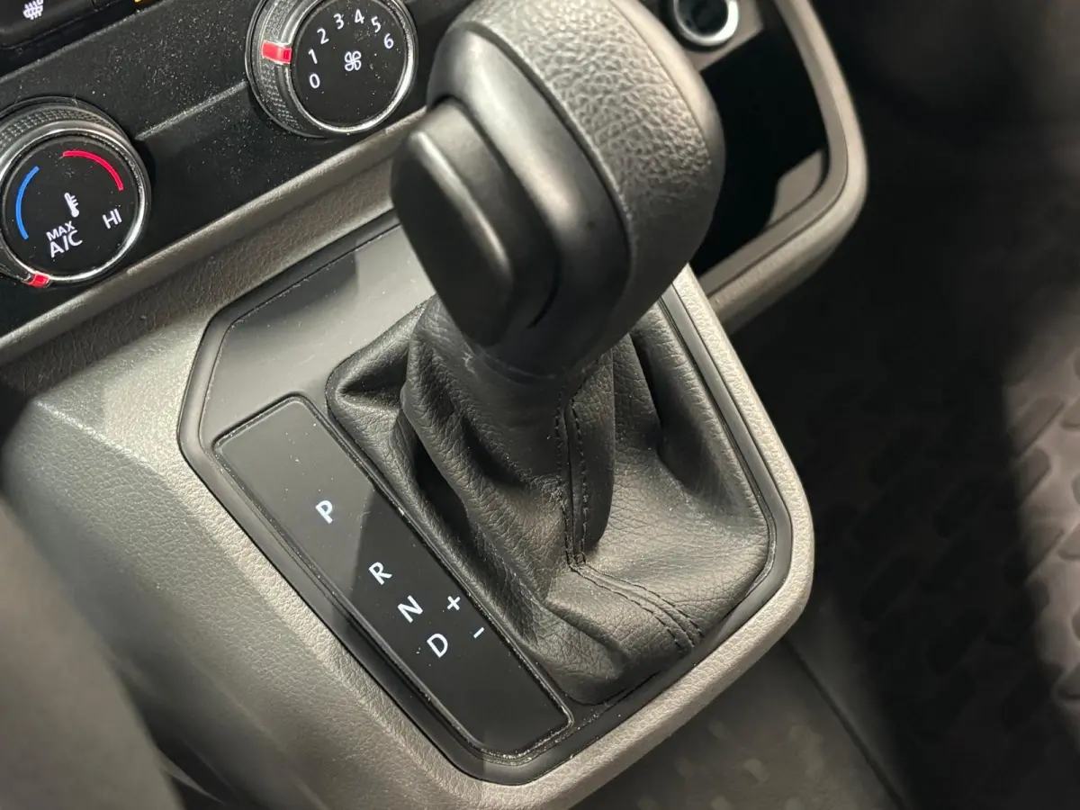 2.0 TDI L1H1 30 Comfortline Airco Cruise Control Apple Carplay Side-bars Licht Metalen velgen Verwarmbare voorstoelen