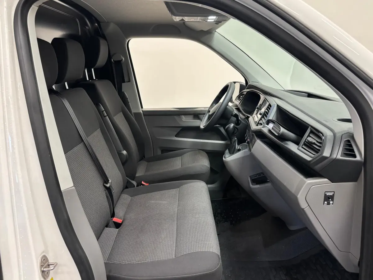 2.0 TDI L1H1 30 Comfortline Airco Cruise Control Apple Carplay Side-bars Licht Metalen velgen Verwarmbare voorstoelen