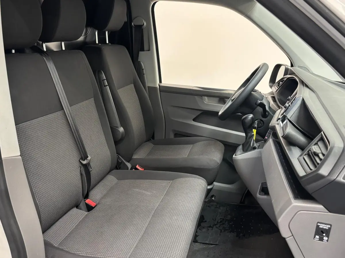2.0 TDI L1H1 30 Comfortline Airco Cruise Control Apple Carplay Side-bars Licht Metalen velgen Verwarmbare voorstoelen