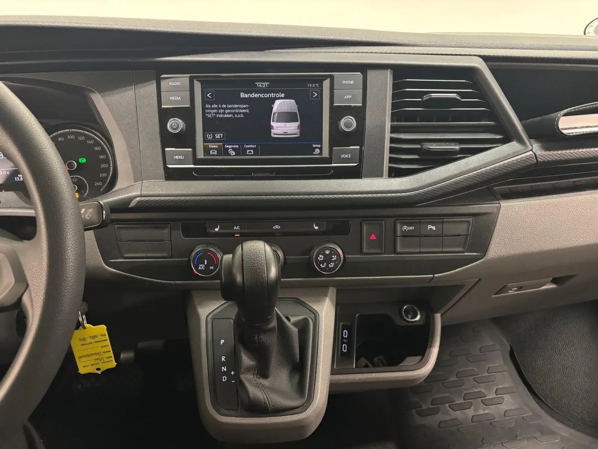 2.0 TDI L1H1 30 Comfortline Airco Cruise Control Apple Carplay Side-bars Licht Metalen velgen Verwarmbare voorstoelen