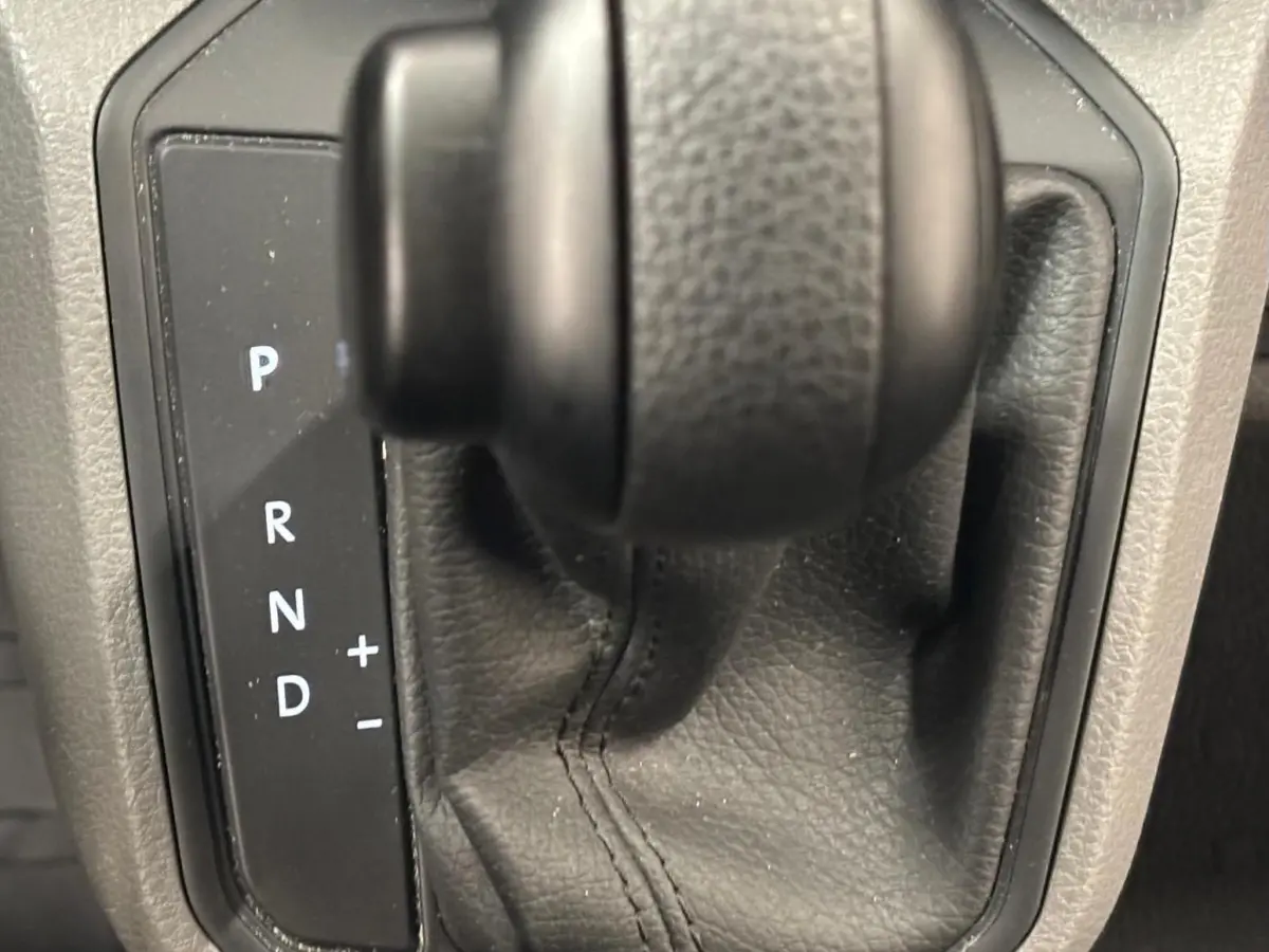 2.0 TDI L1H1 30 Comfortline Airco Cruise Control Apple Carplay Side-bars Licht Metalen velgen Verwarmbare voorstoelen