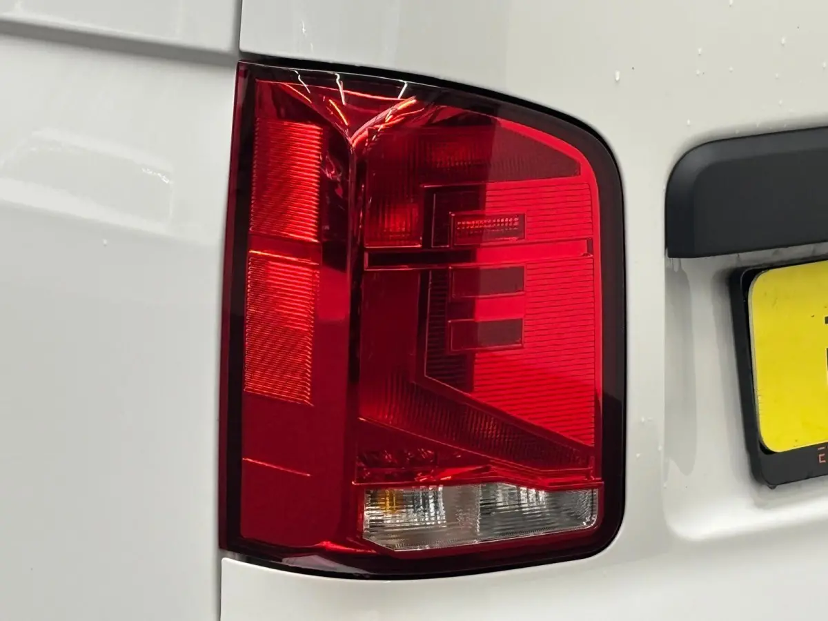 2.0 TDI L1H1 30 Comfortline Airco Cruise Control Apple Carplay Side-bars Licht Metalen velgen Verwarmbare voorstoelen