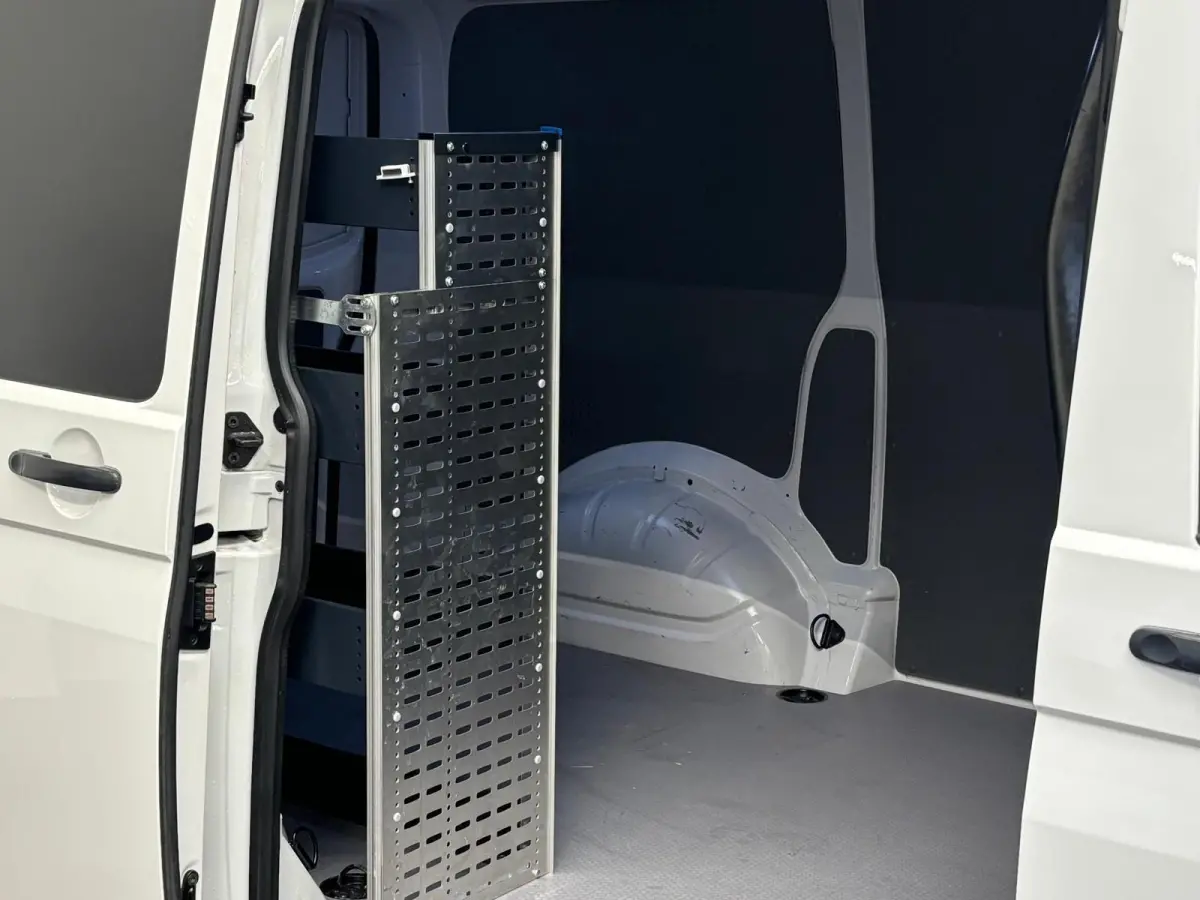 2.0 TDI L1H1 30 Comfortline Airco Cruise Control Apple Carplay Side-bars Licht Metalen velgen Verwarmbare voorstoelen