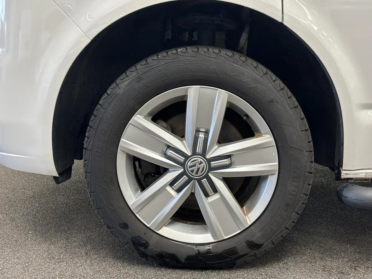 2.0 TDI L1H1 30 Comfortline Airco Cruise Control Apple Carplay Side-bars Licht Metalen velgen Verwarmbare voorstoelen