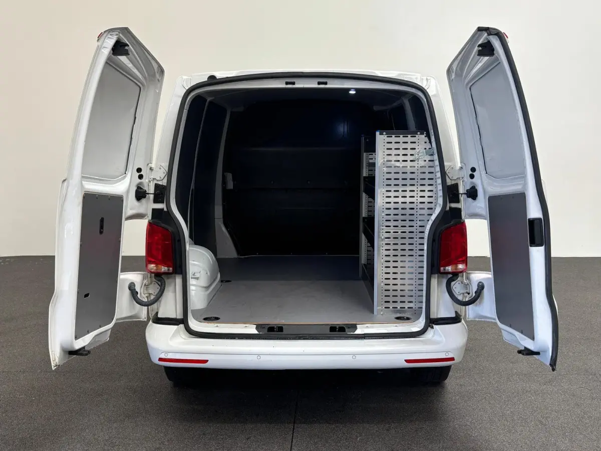 2.0 TDI L1H1 30 Comfortline Airco Cruise Control Apple Carplay Side-bars Licht Metalen velgen Verwarmbare voorstoelen