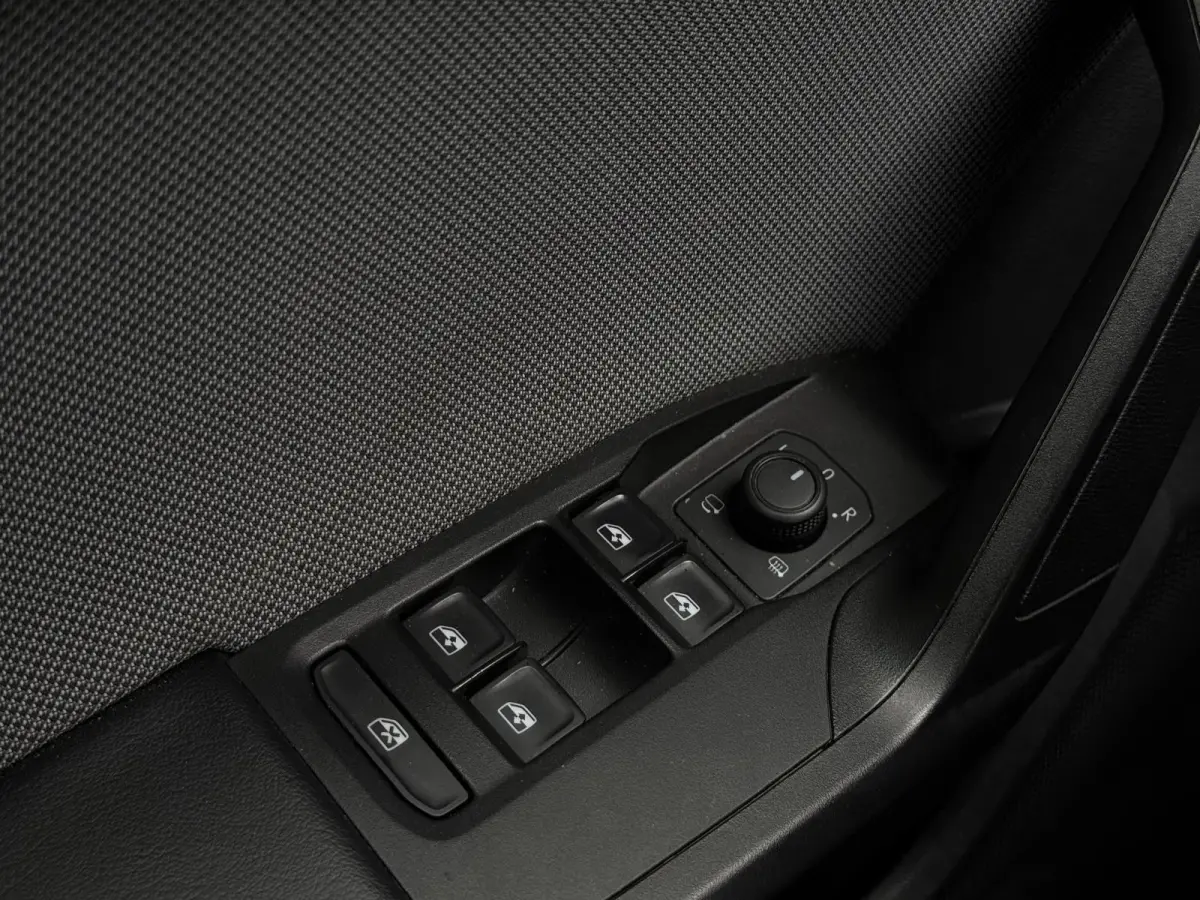 Hatchback 1.0 eTSI Style | Automaat | Camera | Zeer zuinig