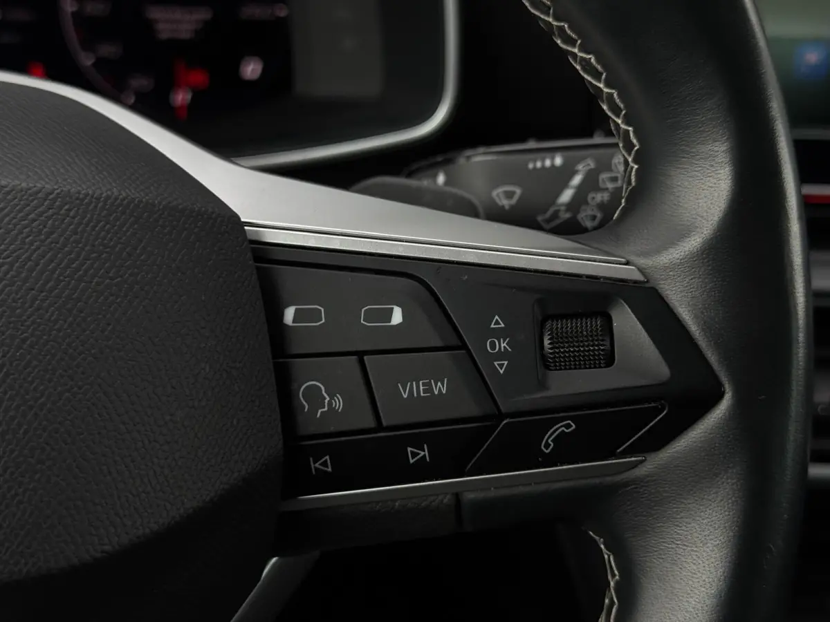 Hatchback 1.0 eTSI Style | Automaat | Camera | Zeer zuinig