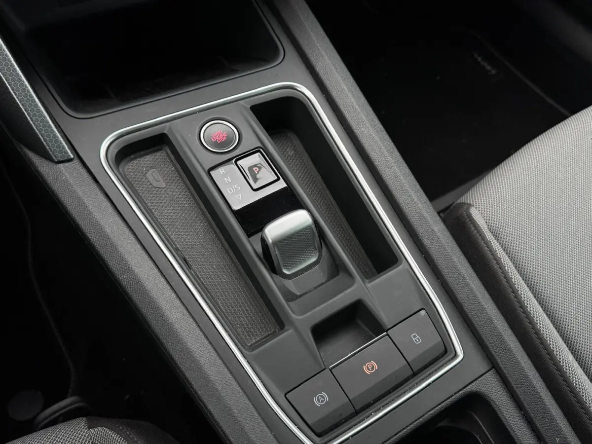 Hatchback 1.0 eTSI Style | Automaat | Camera | Zeer zuinig