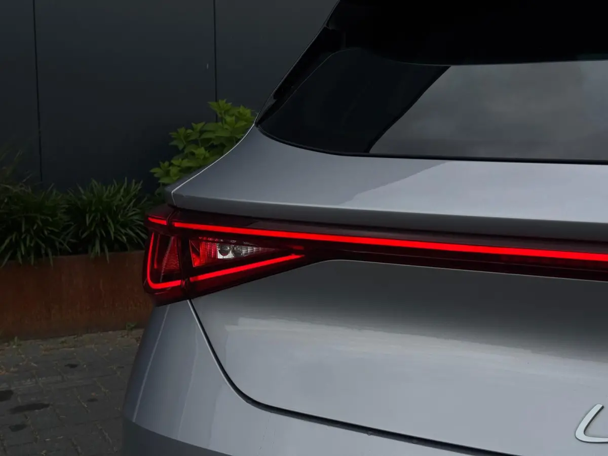Hatchback 1.0 eTSI Style | Automaat | Camera | Zeer zuinig