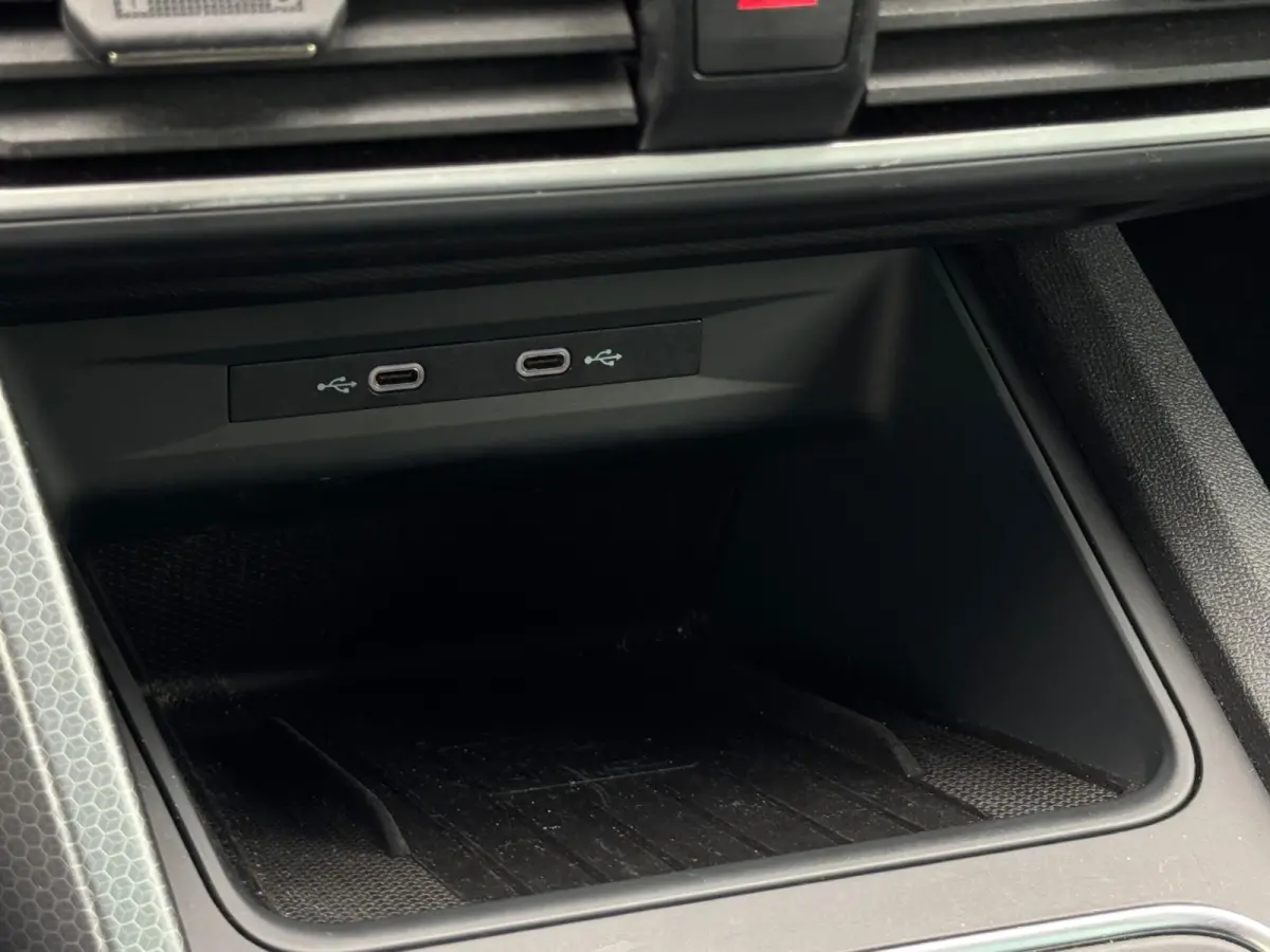 Hatchback 1.0 eTSI Style | Automaat | Camera | Zeer zuinig