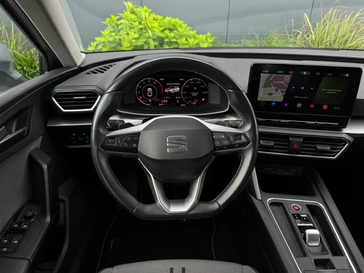 Hatchback 1.0 eTSI Style | Automaat | Camera | Zeer zuinig