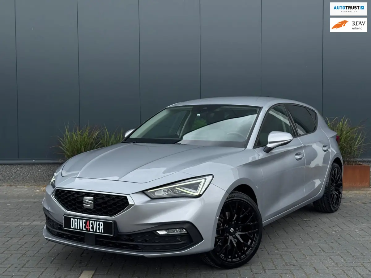 Hatchback 1.0 eTSI Style | Automaat | Camera | Zeer zuinig